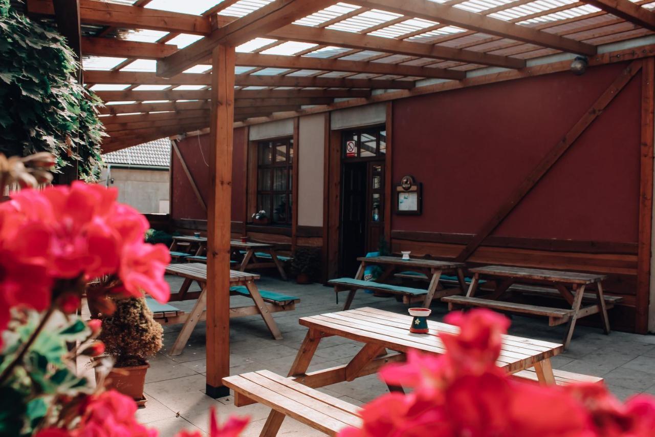 Čelákovice 拉弗斯维尔克旅馆酒店 外观 照片